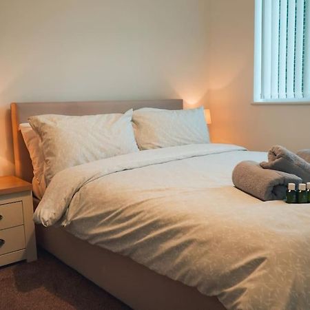 Modern 2 Bed Apartment Near City Centre Chelmsford Zewnętrze zdjęcie