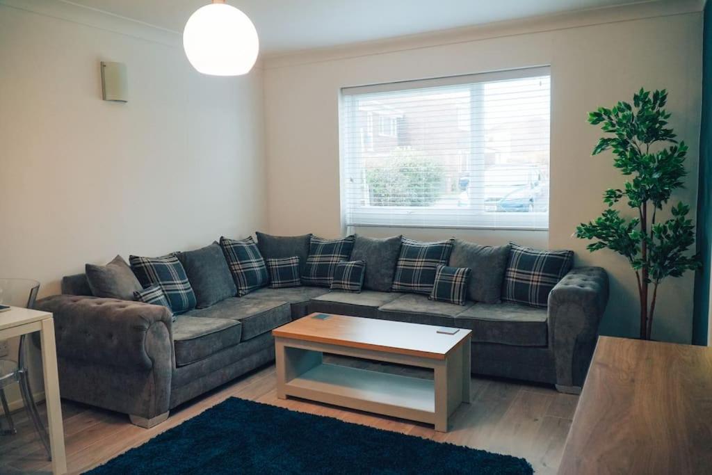 Modern 2 Bed Apartment Near City Centre Chelmsford Zewnętrze zdjęcie