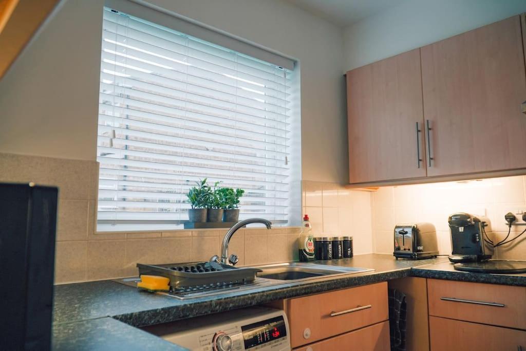 Modern 2 Bed Apartment Near City Centre Chelmsford Zewnętrze zdjęcie