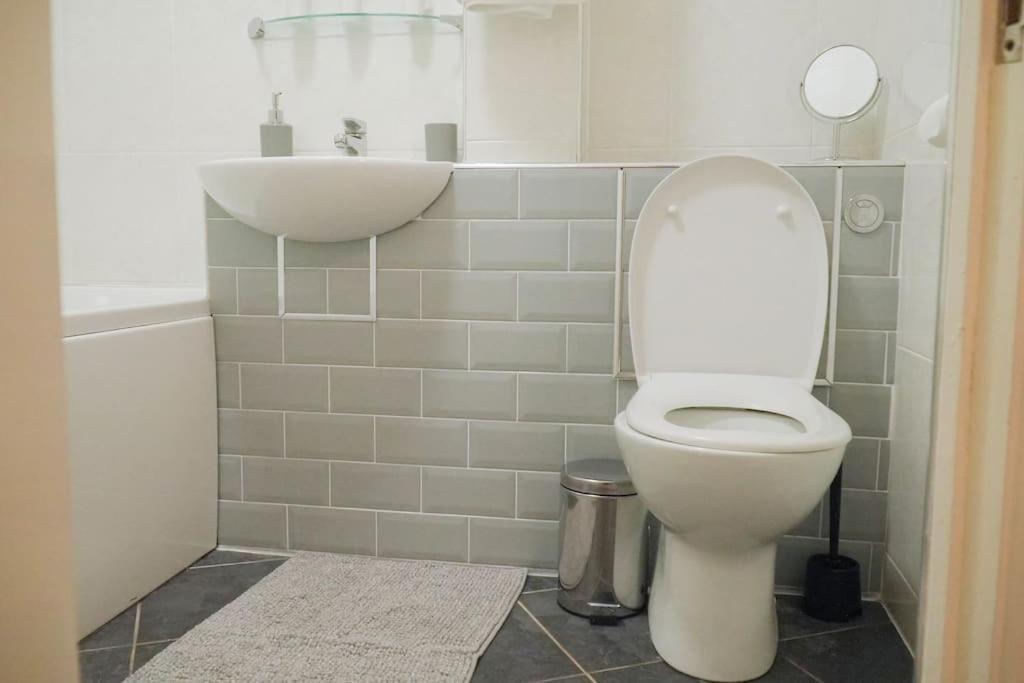 Modern 2 Bed Apartment Near City Centre Chelmsford Zewnętrze zdjęcie